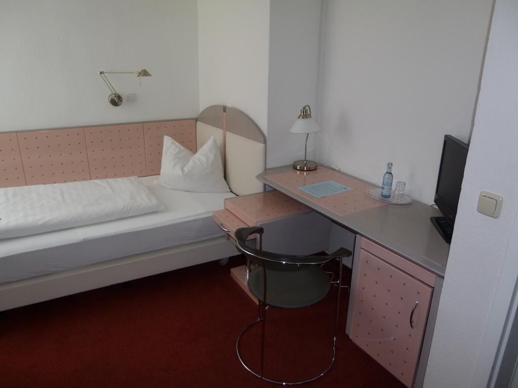 Hotel Adler Greifswald Phòng bức ảnh