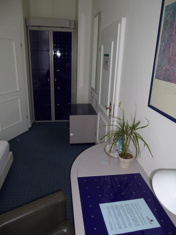 Hotel Adler Greifswald Phòng bức ảnh