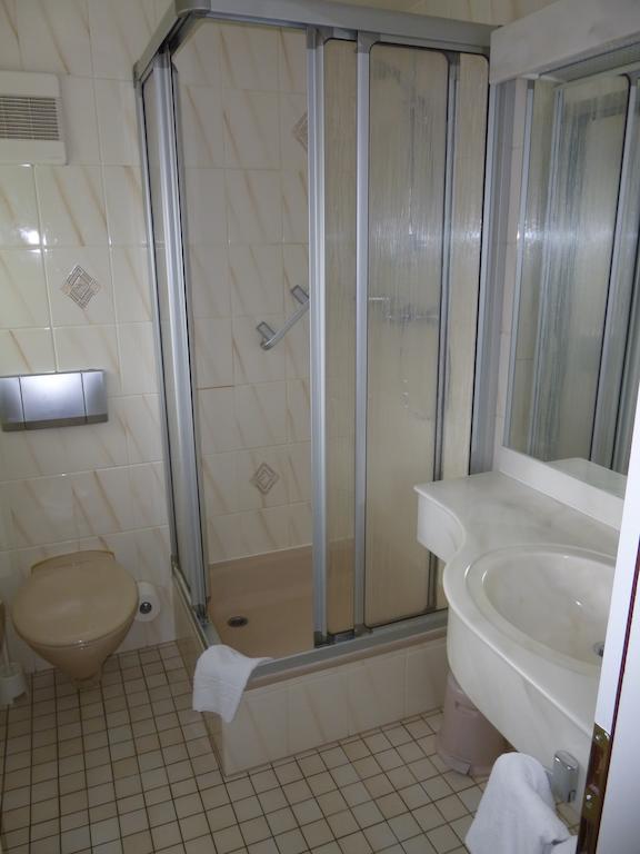 Hotel Adler Greifswald Phòng bức ảnh